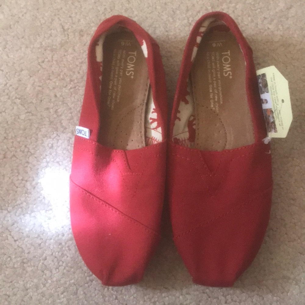 Toms